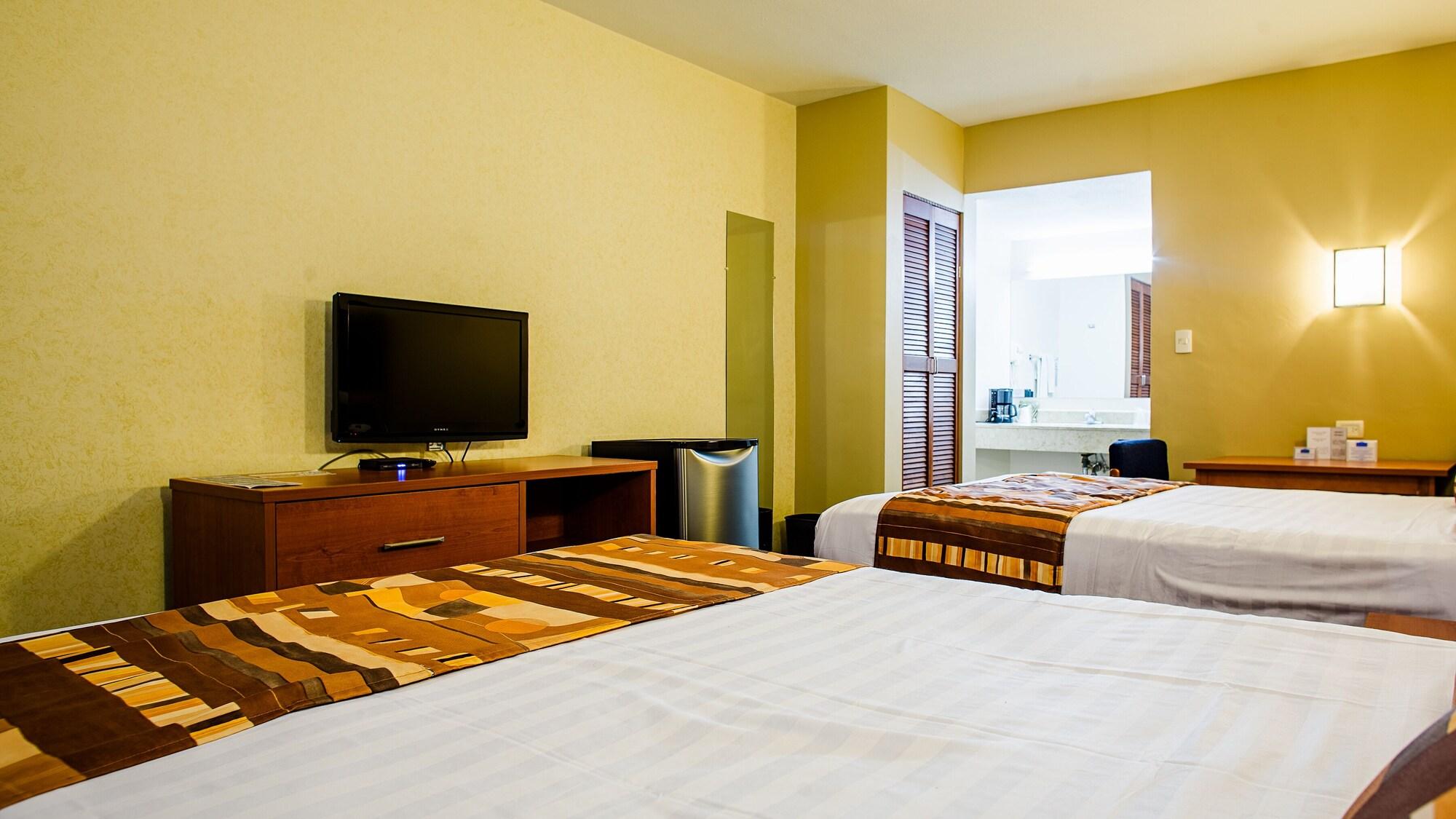 American Inn Hotel & Suites Parral 외부 사진