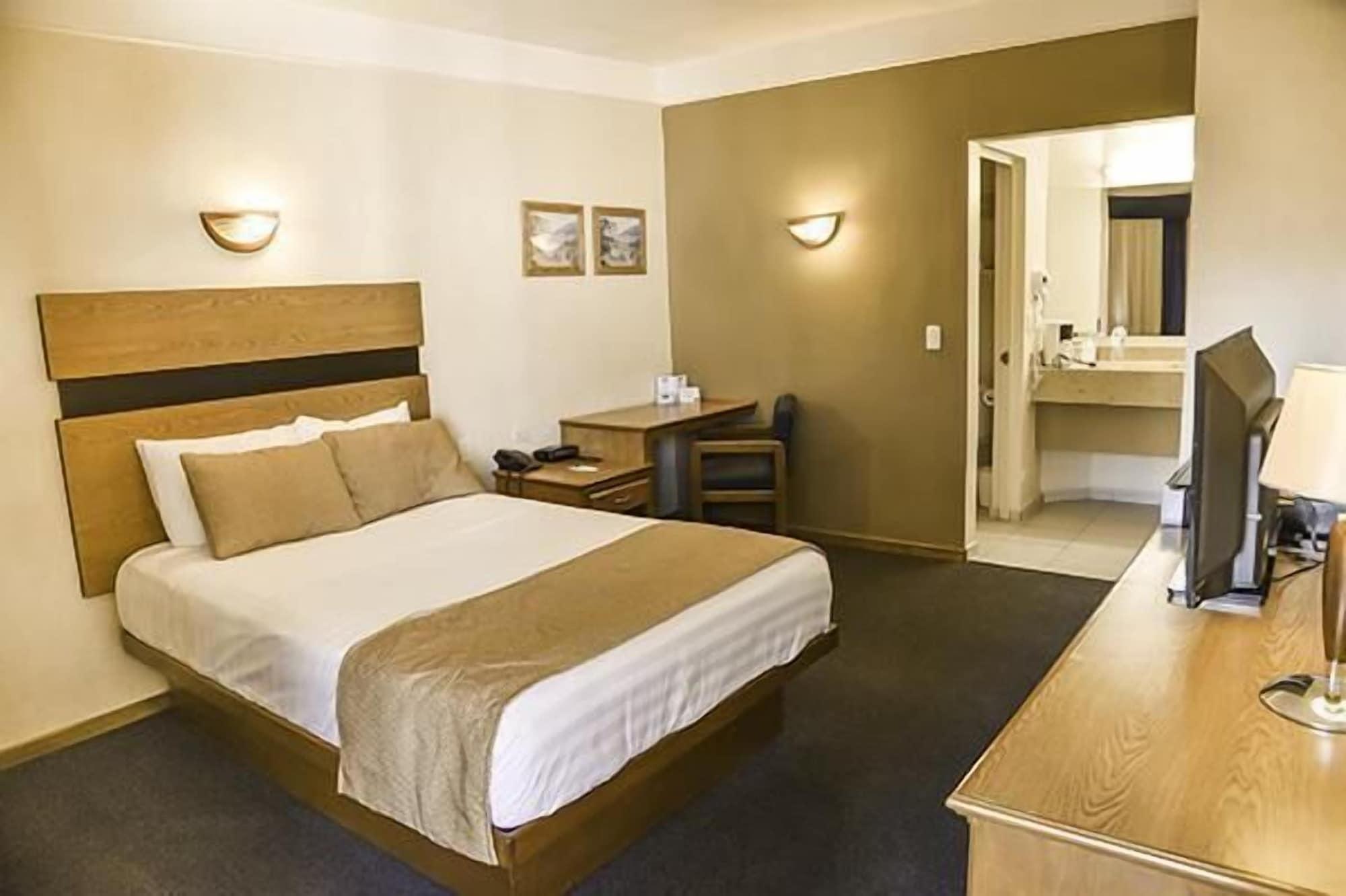 American Inn Hotel & Suites Parral 외부 사진