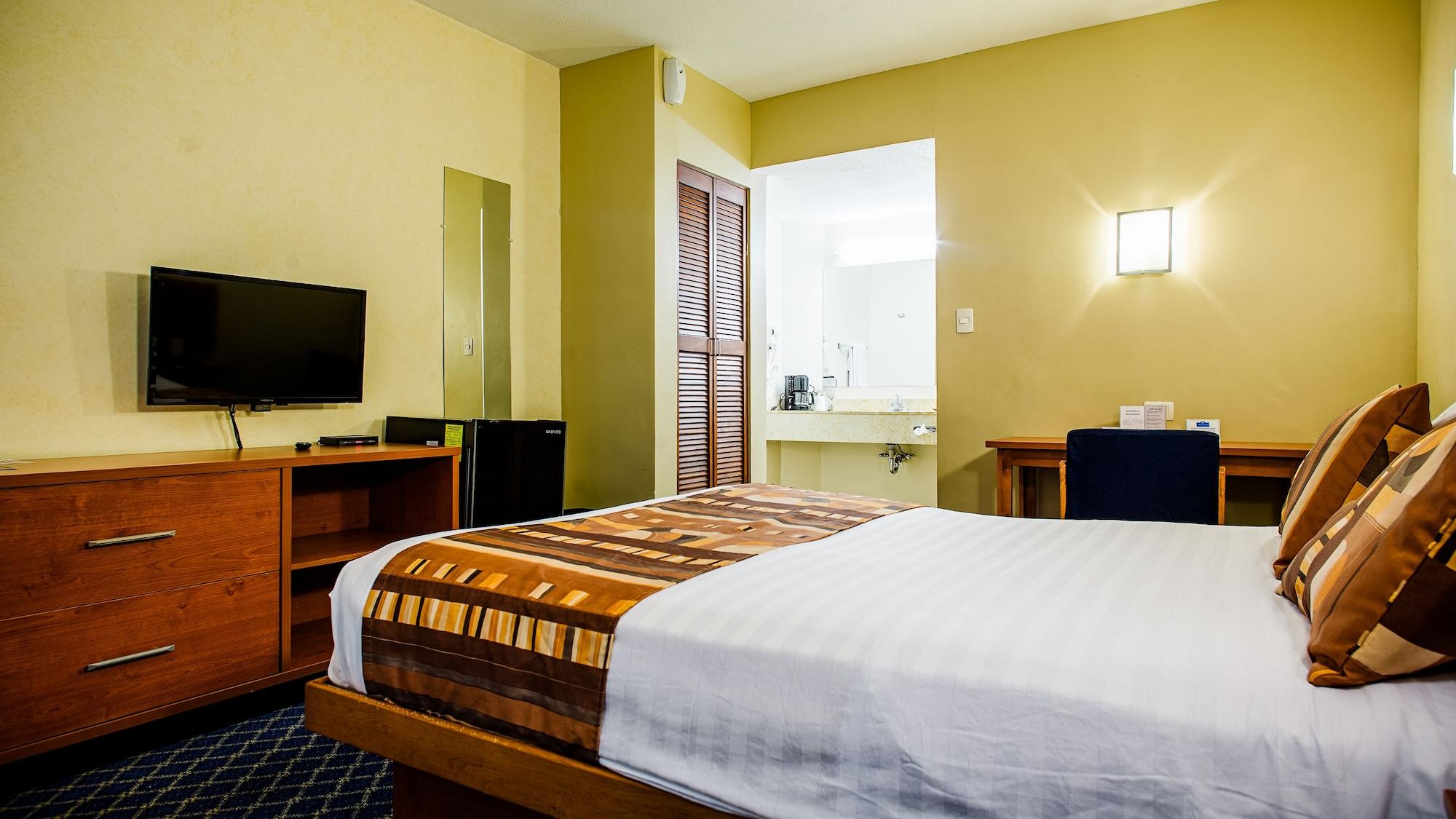American Inn Hotel & Suites Parral 외부 사진
