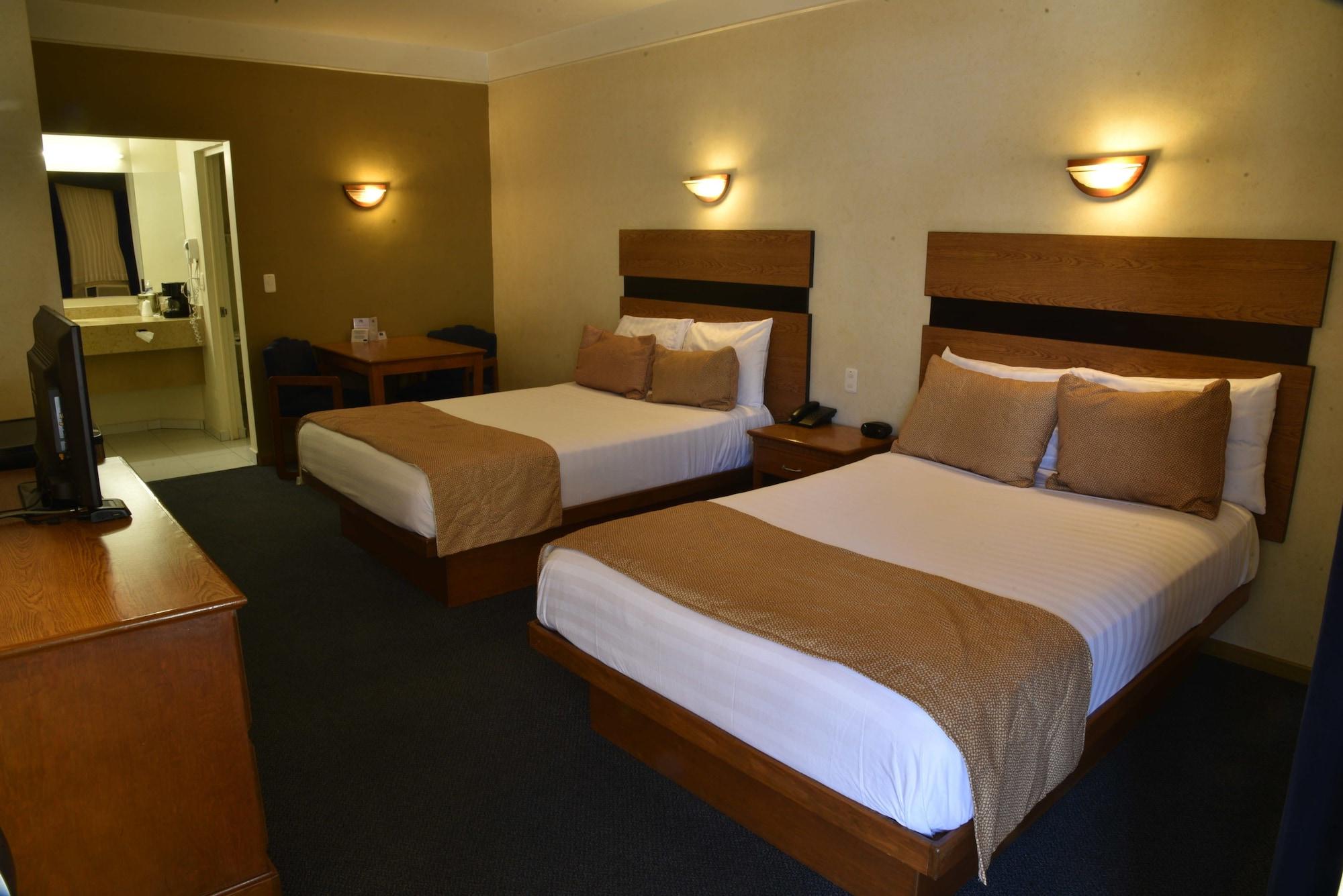 American Inn Hotel & Suites Parral 외부 사진