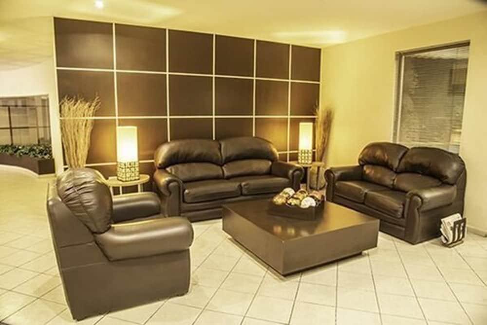 American Inn Hotel & Suites Parral 외부 사진