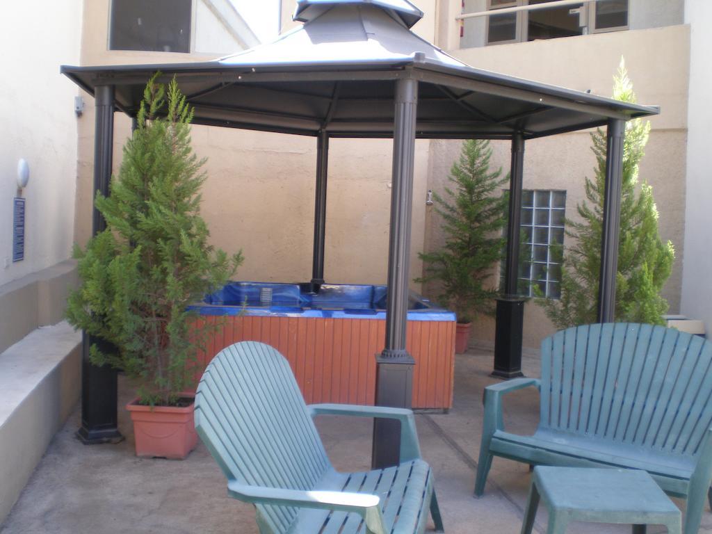 American Inn Hotel & Suites Parral 외부 사진